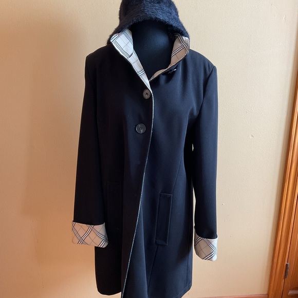 Novelti Jackets & Blazers - Classic Black Trench Coat with Plaid Lining size S NWOT